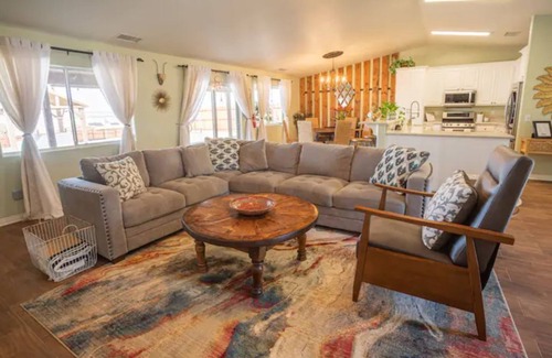 Twentynine Palms Haus | Joshua Tree National Park-Gorgeous Home-HotTub+Game Rm+Views+EV Charger!