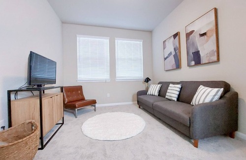 Cypress Haus | Cheerful 3 Bedroom Townhome with patio