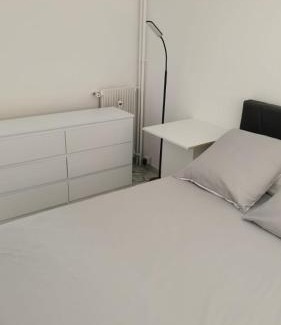 La Celle-sous-Gouzon Wohnung | JUAN-LES-PINS PROCHE PLAGES et COMMERCES
