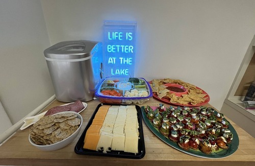 Three Rivers Hütte | Jungle Arcade, Fall Fires, Winter Dome, WFH - WEEKLY STAY DEALS