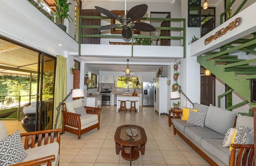 Manuel Antonio Haus | Jungle Roost, ein wunderschön eingerichtetes 4-stöckiges Dschungelhaus in Strandnähe