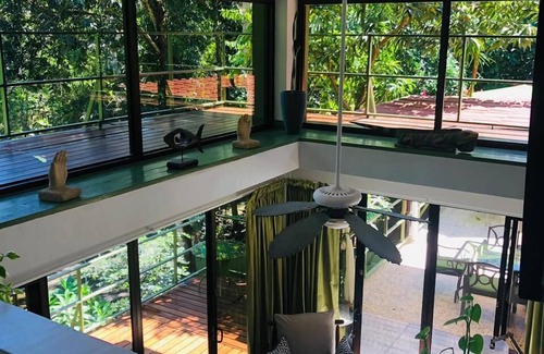 Manuel Antonio Haus | Jungle Roost, ein wunderschön eingerichtetes 4-stöckiges Dschungelhaus in Strandnähe