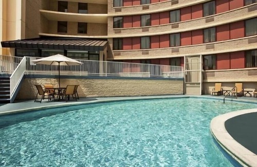 Downtown Wohnung | Junior King Suite Near Headlines Hair Designer WDC