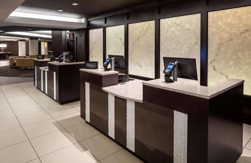 Downtown Wohnung | Junior King Suite Near Headlines Hair Designer WDC