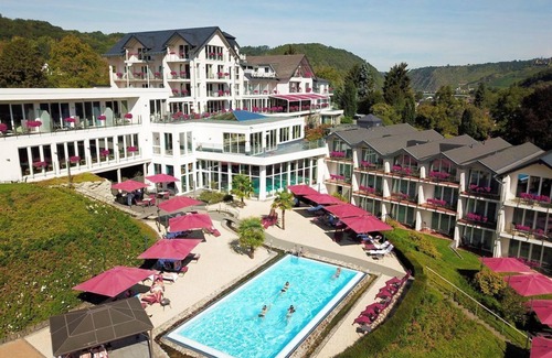 Loef Haus | Junior Suite-Non Refundable BI 2P - Moselstern Parkhotel Krähennest