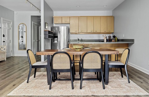 Saint Joseph Eigentumswohnung | Juniper Presents Lighthouse Lookout: Upscale Loft, Walk to Beach, Culture + Cuis