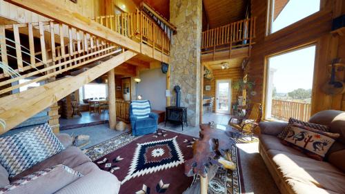 Blanding Haus | Juniper Ridge 5 BR Family Cabin