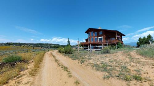 Blanding Haus | Juniper Ridge 5 BR Family Cabin