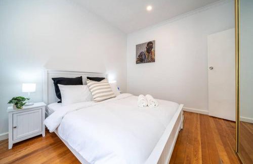 Torrensville Villa | Jupiter & Neptune - In-ground Pool & Mini Bar