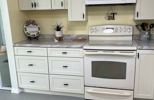 New Smyrna Beach Haus | Just 3 Miles from the Beach – Welcome to The Sunshine Cottage!