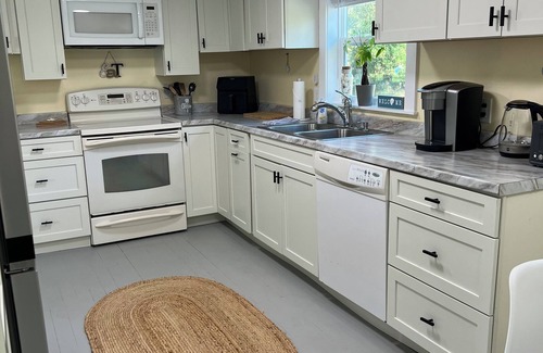 New Smyrna Beach Haus | Just 3 Miles from the Beach – Welcome to The Sunshine Cottage!