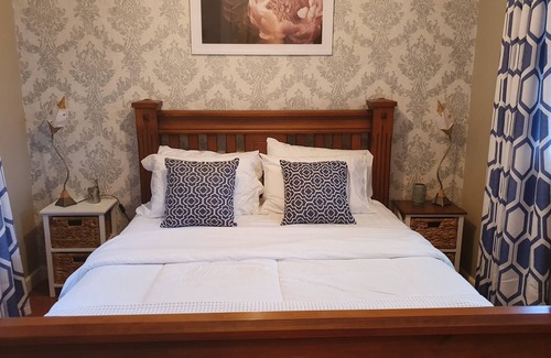 Urenui Hütte | Nur einen Spaziergang entfernt ........