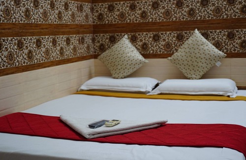 Nanganallur Haus | Just Guest House