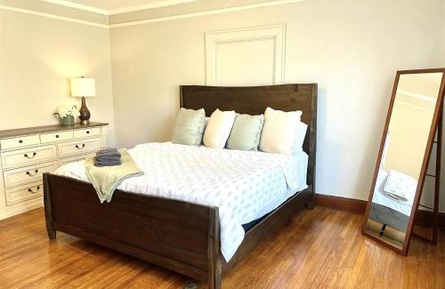 Anderson Haus | Just minutes from DT Anderson!