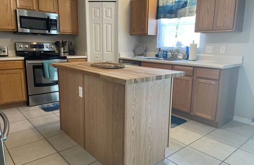 Florida Shores Haus | Just minutes from the ocean Lg 4 bedroom w/private fenced in pool!