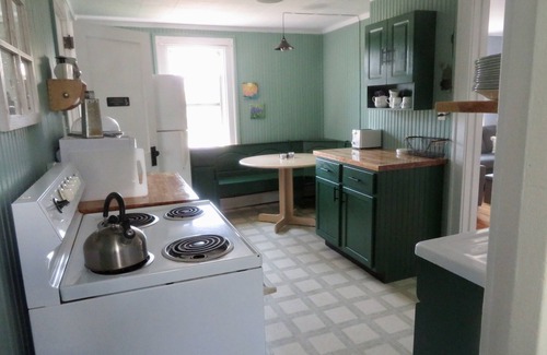 Superior Haus | JUST OPENED ! Enjoy the Quiet side of Lake Superior's, ten minutes from Duluth!