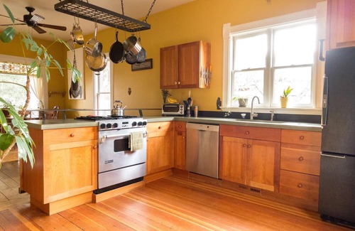 Bozeman Haus | Nur zwei Blocks von der Innenstadt Bozeman, ist die Dahlie-Haus ein verstecktes Refugium