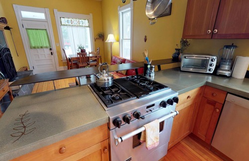 Bozeman Haus | Nur zwei Blocks von der Innenstadt Bozeman, ist die Dahlie-Haus ein verstecktes Refugium