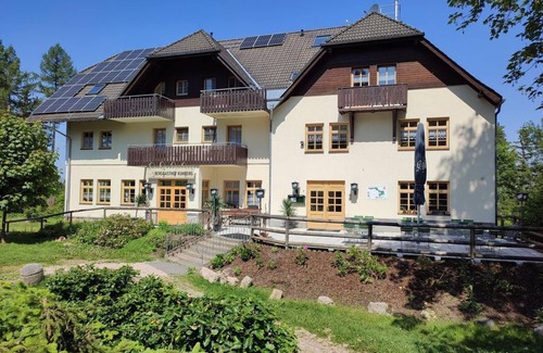 Stutzengrun Wohnung | Vierbettzimmer, Bad, WC, Bergseite - Haus Kuhberg