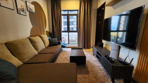 Penampang Wohnung | K-Avenue with PS5 and Pool View by JH Project