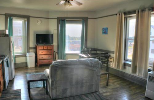 South Range Wohnung | K2 Affordable 2nd Floor 1BR Near MTU w Keweenaw Fun