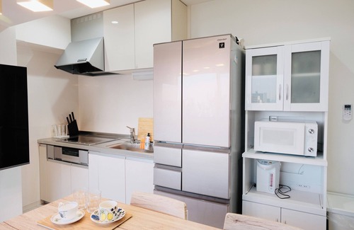 Hyakunincho Wohnung | Kabukicho, Shinjuku｜6 bedrooms, 125 sq.m. maisonette｜Center of downtown｜3 min. walk from station