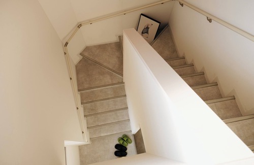 Hyakunincho Wohnung | Kabukicho, Shinjuku｜6 bedrooms, 125 sq.m. maisonette｜Center of downtown｜3 min. walk from station