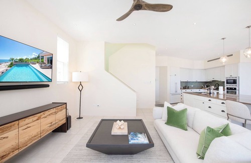 Rum Point Haus | Kai Vista: Sandy Oceanfront Villa mit Infinity-Pool, Whirlpool und Sonnenstrand am Strand
