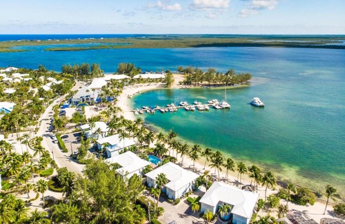 Rum Point Wohnung | Kaibo Dreams - Modern Condo with Shared Pool & Jacuzzi, Walk to Restaurants
