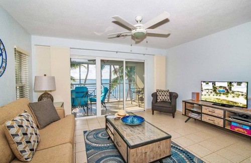 Rum Point Wohnung | Kaibo Dreams - Modern Condo with Shared Pool & Jacuzzi, Walk to Restaurants