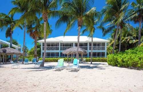 Rum Point Haus | Kaibo Escape: Waterfront Condo w/Communal Pool & Hot Tub, Walk to Restaurants & Starfish Point