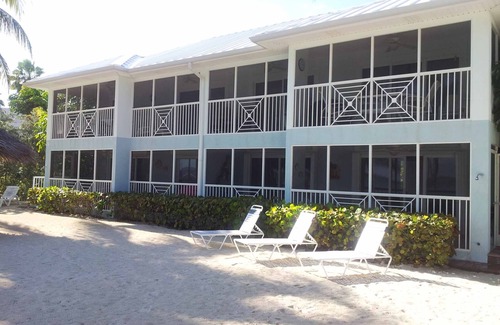 Rum Point Eigentumswohnung | Kaibo Vacation 50 Fuß vom Wasser entfernt - Einheit im Erdgeschoss