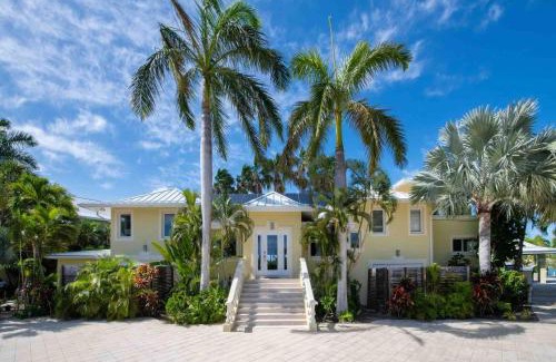 Rum Point Haus | Kaiku 8BR home