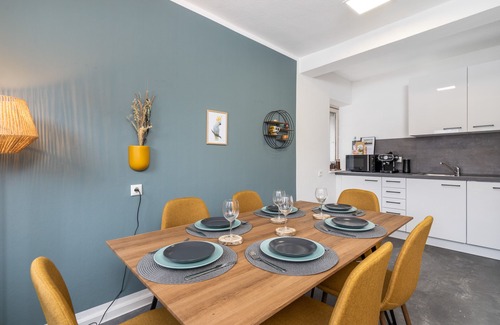 Frankenberg Wohnung | Kakadu - Design Altbau, Zentral, Terrasse, SNES & Stream