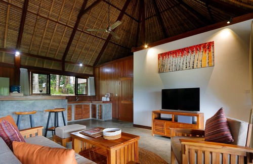 Melayang Villa | Dschungel-Versteck aus Holz Villa Kaloi