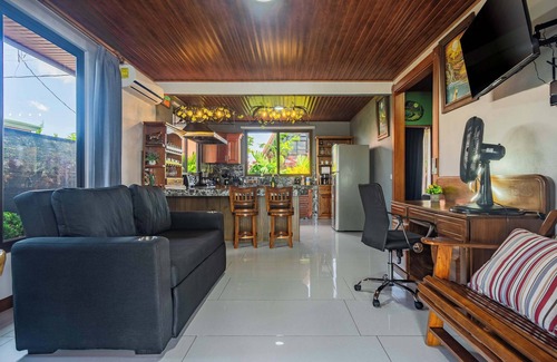 Penas Blancas Villa | Nayari Frog Farmstay Villa La Fortuna