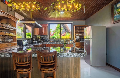 Penas Blancas Villa | Nayari Frog Farmstay Villa La Fortuna