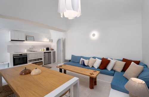 Oia Haus | Kalyva, 2 bedroom House in Oia