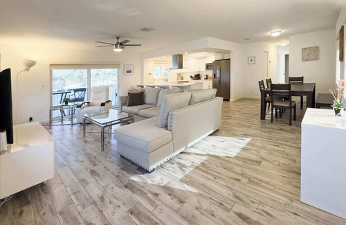 Cypress Point Eigentumswohnung | Kanda Zen - Luxus 2 Schlafzimmer, 2 Bäder, Blick aufs Wasser 2. Stock