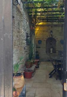 Foca Haus | KASTROAPOIKIA