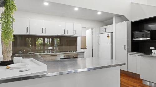 Coffs Harbour Haus | Kasuari - Just Steps to Pool and Beach