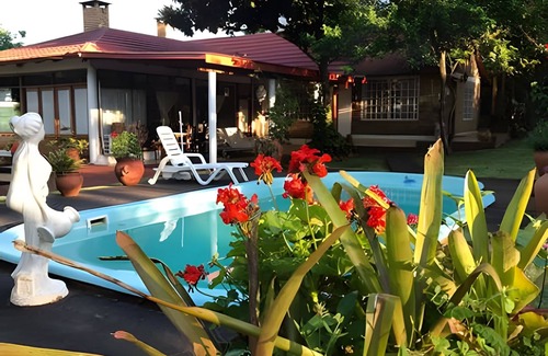 Obera Eigentumswohnung | KatyArte cabañas con piscina entrando a Oberá