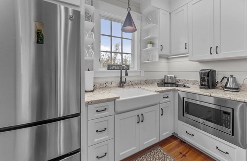 Oriental Hütte | Charmantes Ferienhaus mit zwei Schlafzimmern in der Master Planned Community in River Dunes.