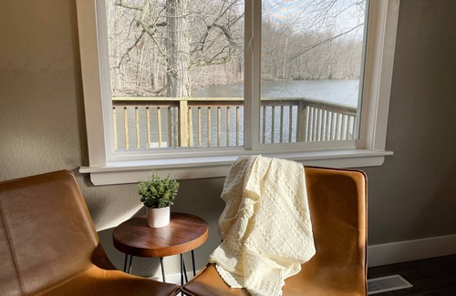 Howe Haus | Kayaks | Relax by River | 10 Min to Shipshewana |