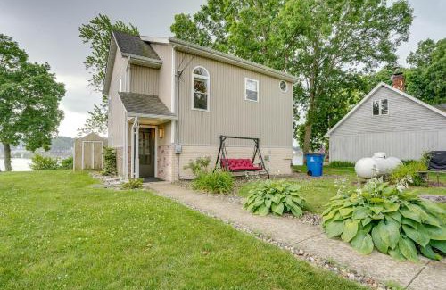 Bronson Haus | Kayaks, Rowboat and Game Room - Gilead Lake Getaway!