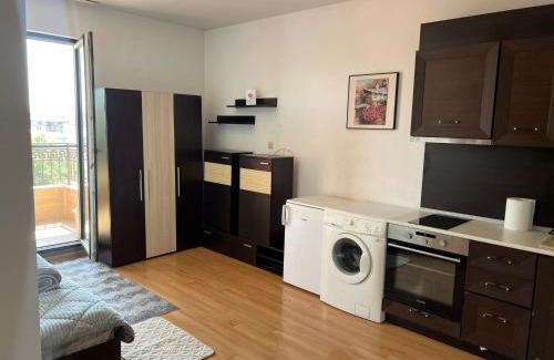 Kazanlak Wohnung | Kazanlak CENTRAL Studio Apartment Guesthouse Flat, Glorious Views & Free Parking! Self Check-in, Super place !