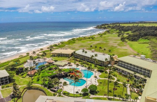 Hanamaulu Wohnung | KBR 3302 · Simple but Idyllic Oceanfront Resort w King Bed