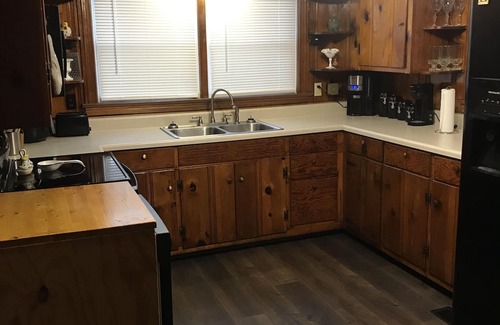 Elrod Haus | KEMP’S BL’ONE 20 minutes to University of Ala