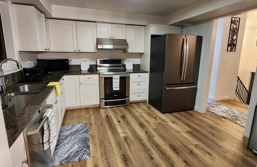 Covington Haus | Kent Upper Floor! No pets, SEVERE ALLERGIES