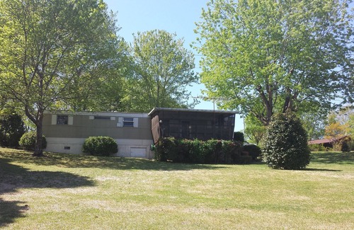 Salem Haus | Keowee Seeufer mit großem Garten und Anlegestelle für Boote bis zu 30 'lang